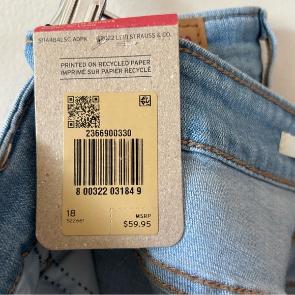 Levi’s Light Wash Mid- Length Shorts - Picture 4 of 5